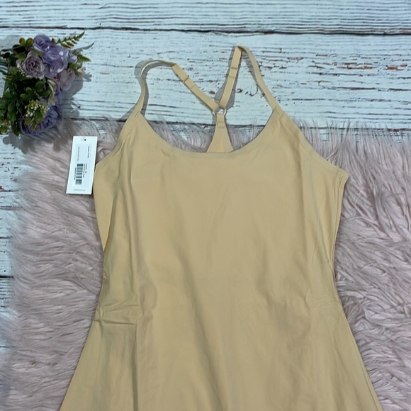 NWT Outdoor Voices Exercise Workout Athletic Dress in Toscana Cream - Picture 8 of 10